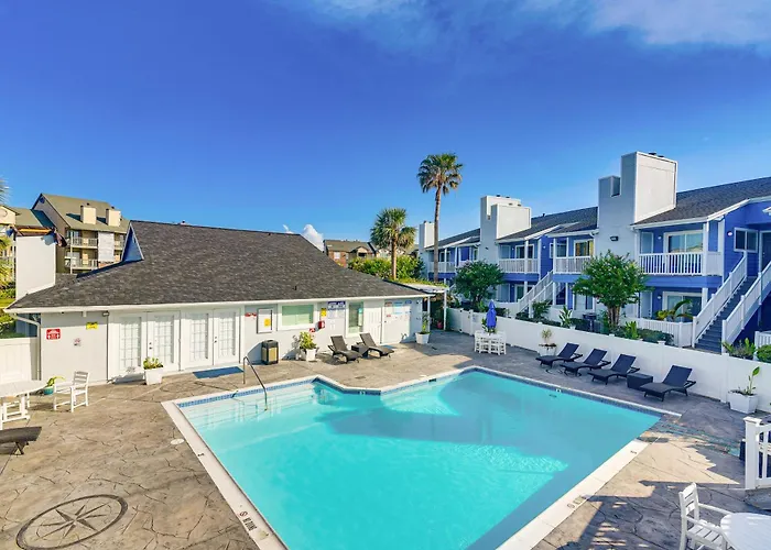 Romantic Galveston Retreat Bay View, Pool Access!