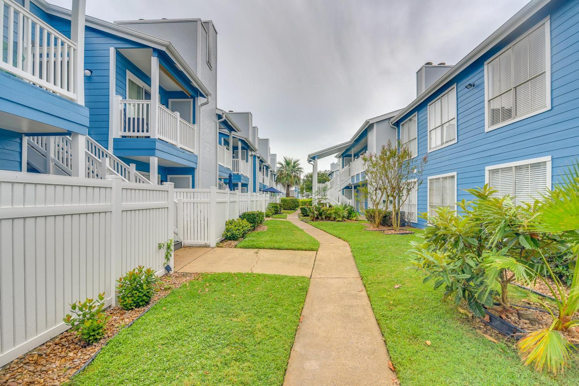 Romantic Retreat Bay View, Pool Access! *