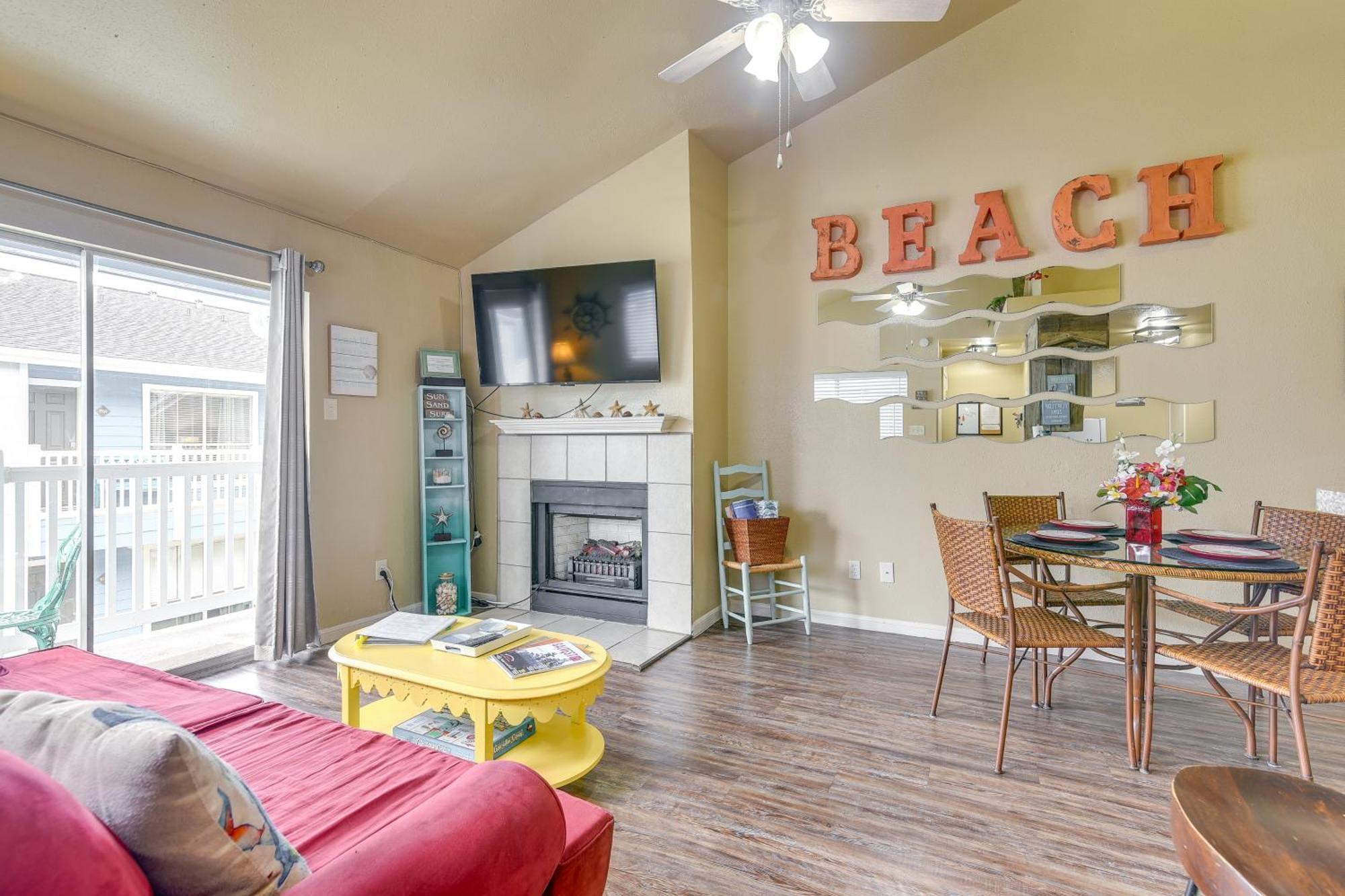 Romantic Retreat Bay View, Pool Access! Apartment *