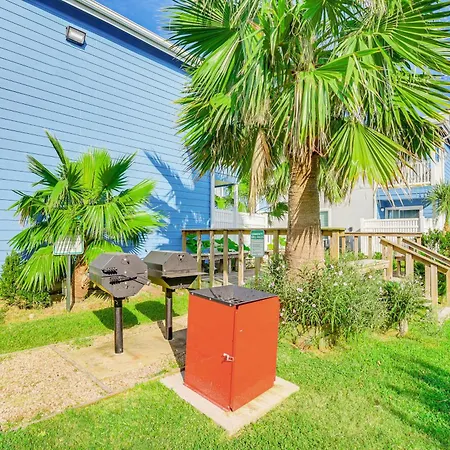 Romantic Galveston Retreat Bay View, Pool Access! Exterior photo