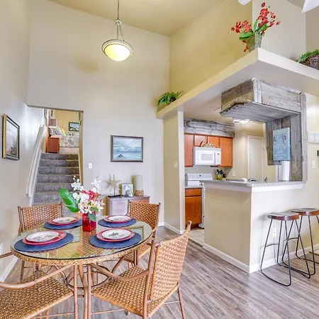 Romantic Galveston Retreat Bay View, Pool Access! Exterior photo