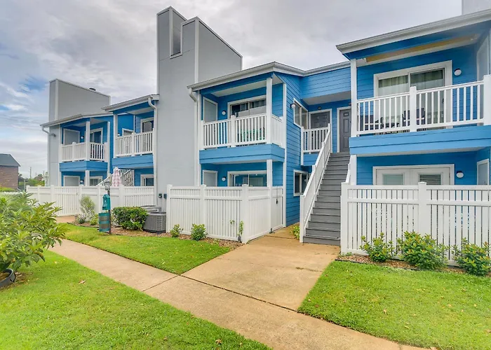 Romantic Galveston Retreat Bay View, Pool Access!